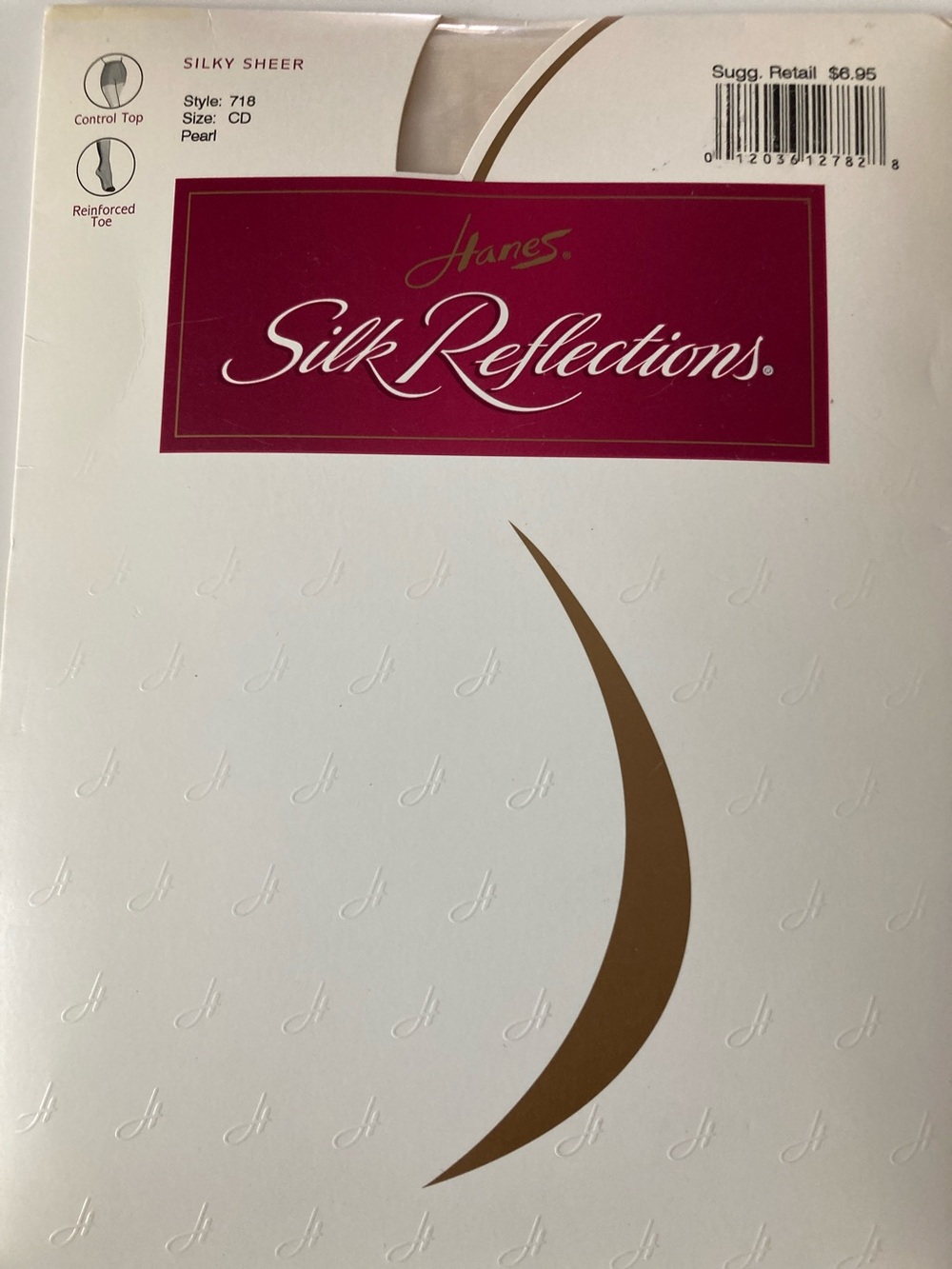 Hanes Silk Reflections Silky Sheer Pantyhose. Creamy Pearl color. Size CD NWT.